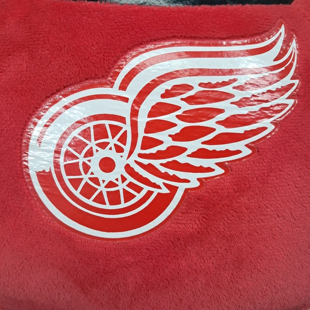 Ty Detroit Red Wings NHL Hockey Plush Set 3 Sizes Red White Black Logo NHL Wings
